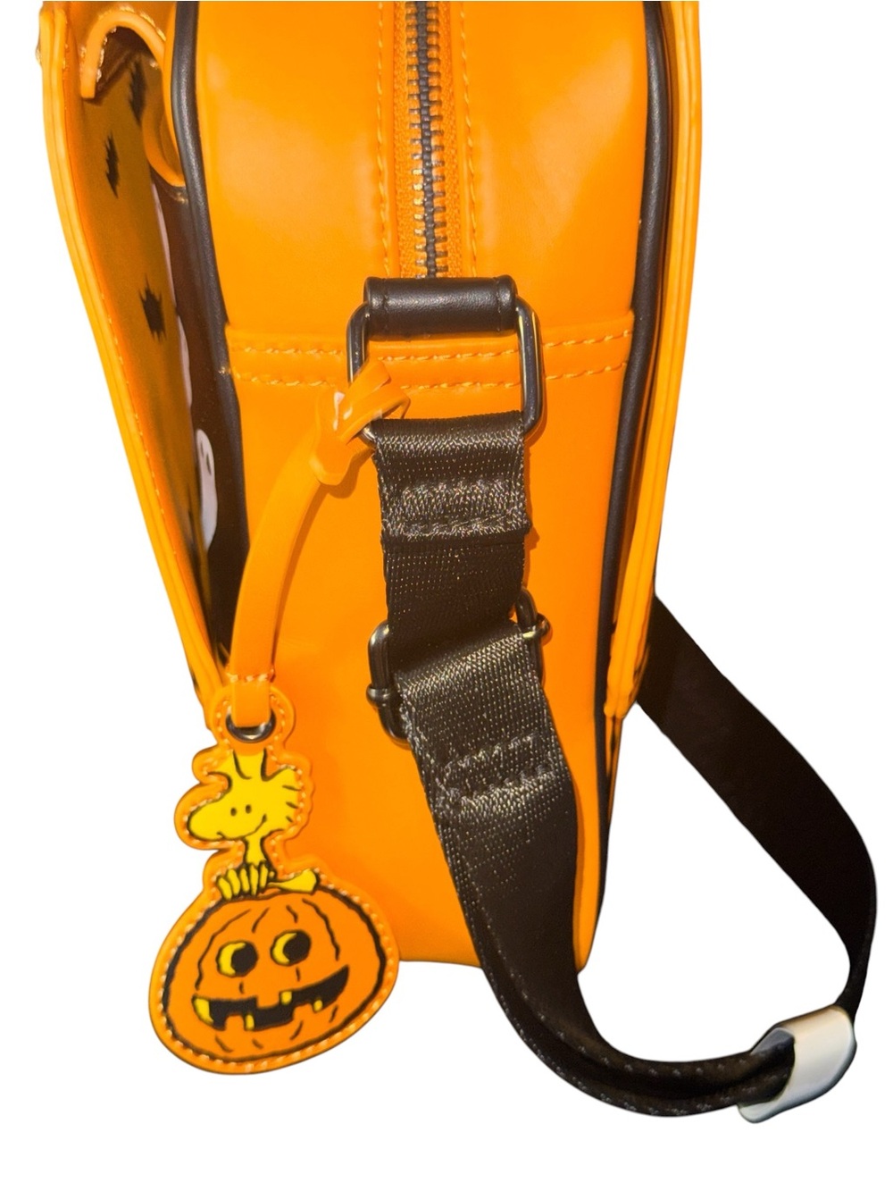 Loungefly Peanuts Great Pumpkin Snoopy Doghouse Crossbody Bag - Picture 4 of 7